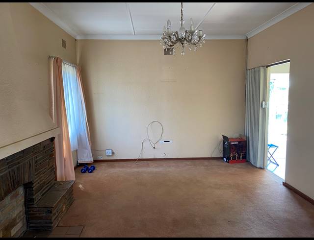 3 BEDROOM FREEHOLD FOR SALE IN PRIMROSE